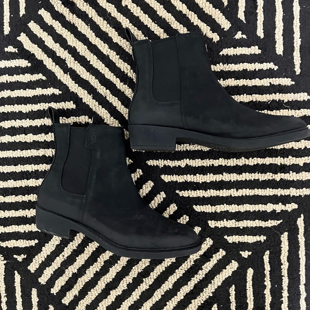 UGG Chelsea boots
